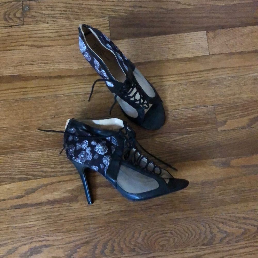 Flower black heels